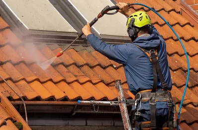 Démoussage et hydrofuge de toiture à Maroilles